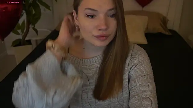 IceDanielles online show from February 12, 2026, 1:44 pm