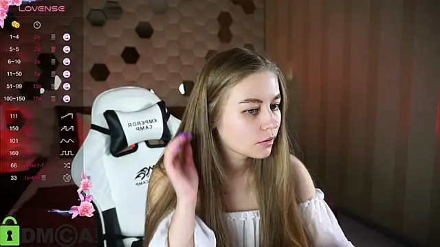 Snapshot of Polumna_cute chatting on February 20, 2025, 2:13 pm Polumna cute online show from February 20, 2025, 2:13 pm