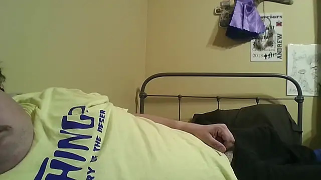 Snapshot of YelpedAverting chatting on December 19, 2025, 8:11 pm YelpedAverting online show from December 19, 2025, 8:11 pm