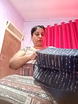 Snapshot of raniofsex02 chatting on November 8, 2025, 5:33 am raniofsex02 online show from November 8, 2025, 5:33 am