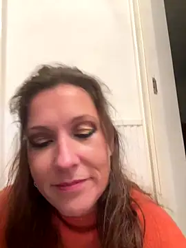 Snapshot of Lwhite1 chatting on November 4, 2025, 5:06 pm Lwhite1 online show from November 4, 2025, 5:06 pm