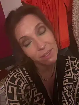 Lwhite1 online show from January 14, 2026, 11:30 pm