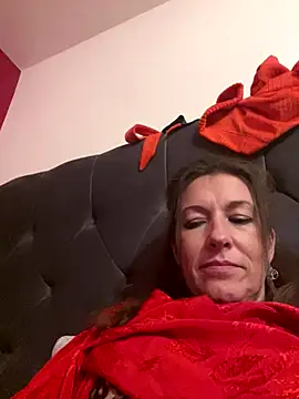 Snapshot of Lwhite1 chatting on October 26, 2025, 7:14 pm Lwhite1 online show from October 26, 2025, 7:14 pm