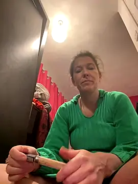 Snapshot of Lwhite1 chatting on November 25, 2025, 5:35 pm Lwhite1 online show from November 25, 2025, 5:35 pm