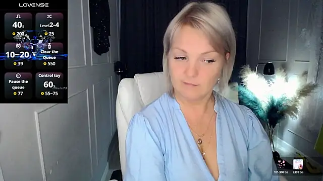 Snapshot of Juarnea chatting on April 23, 2026, 12:29 pm Juarnea online show from April 23, 2026, 12:29 pm