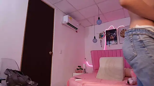 Snapshot of Azul_horney chatting on November 26, 2025, 9:26 pm Azul horney online show from November 26, 2025, 9:26 pm