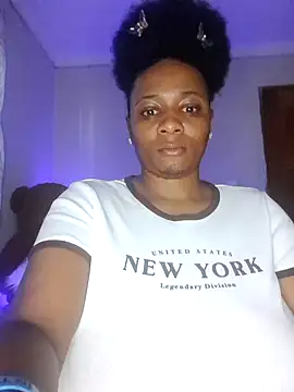 Snapshot of CocoBootyyy chatting on December 3, 2024, 1:36 am CocoBootyyy online show from December 3, 2024, 1:36 am