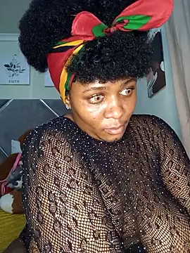 Snapshot of CocoBootyyy chatting on October 15, 2025, 2:43 am CocoBootyyy online show from October 15, 2025, 2:43 am