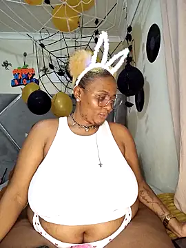 Snapshot of CocoBootyyy chatting on October 25, 2025, 11:49 pm CocoBootyyy online show from October 25, 2025, 11:49 pm