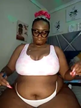 Snapshot of CocoBootyyy chatting on December 4, 2025, 7:57 pm CocoBootyyy online show from December 4, 2025, 7:57 pm