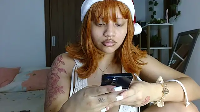 Snapshot of Charlotee_ chatting on December 3, 2025, 12:44 am Charlotee online show from December 3, 2025, 12:44 am