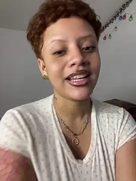 Charlotee  online show from April 18, 2026, 10:39 am