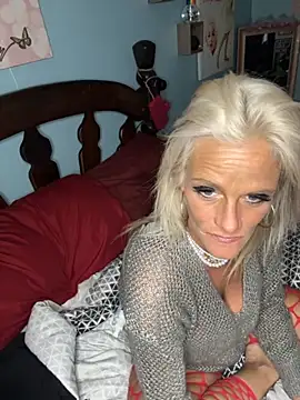 vixendoll87 online show from November 29, 2025, 12:22 am