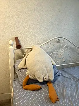 Snapshot of BeatriceTender chatting on December 3, 2025, 10:03 am BeatriceTender online show from December 3, 2025, 10:03 am