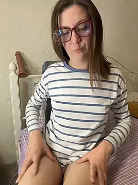 BeatriceTender online show from April 13, 2026, 7:18 pm