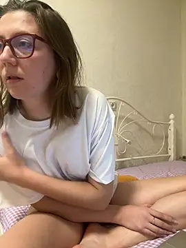 Snapshot of BeatriceTender chatting on November 7, 2025, 6:34 pm BeatriceTender online show from November 7, 2025, 6:34 pm