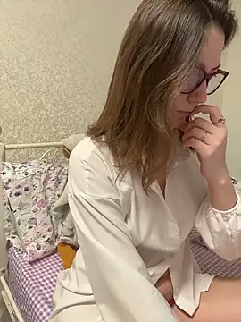 BeatriceTender online show from March 9, 2026, 8:34 pm