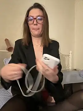 Snapshot of BeatriceTender chatting on November 28, 2025, 4:29 pm BeatriceTender online show from November 28, 2025, 4:29 pm