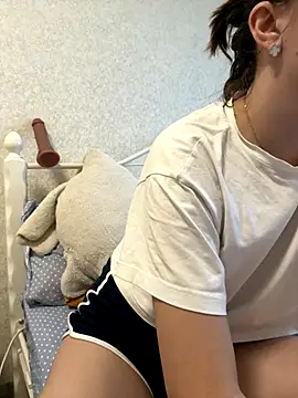 Snapshot of BeatriceTender chatting on October 15, 2025, 8:22 am BeatriceTender online show from October 15, 2025, 8:22 am