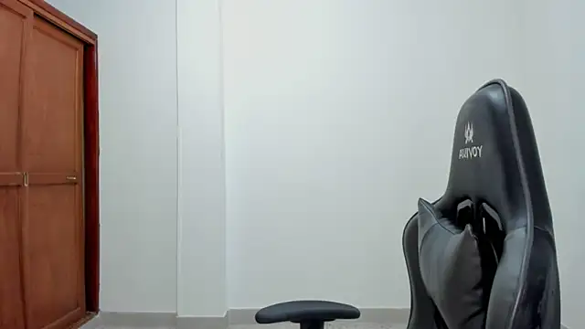 avellanatammy online show from November 9, 2025, 2:37 am