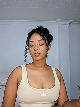 avellanatammy online show from May 12, 2026, 1:46 am