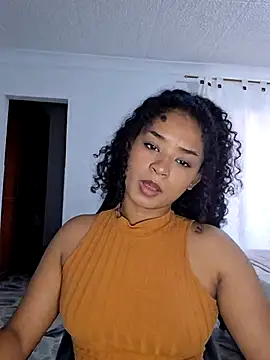 Snapshot of avellanatammy chatting on July 6, 2026, 2:35 pm avellanatammy online show from July 6, 2026, 2:35 pm