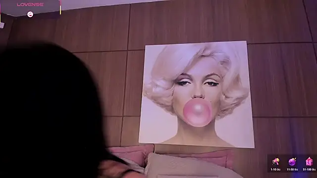 Snapshot of AgattaDuque chatting on October 21, 2025, 11:48 pm AgattaDuque online show from October 21, 2025, 11:48 pm