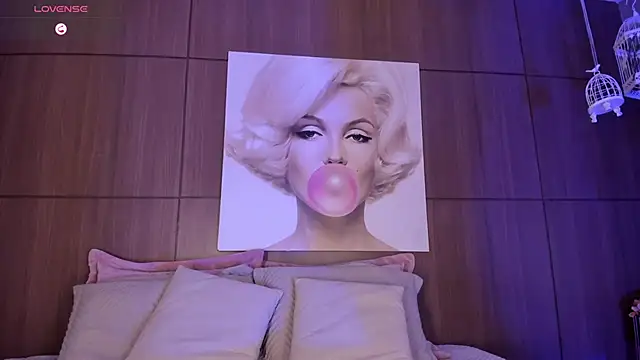 Snapshot of AgattaDuque chatting on November 29, 2025, 1:17 am AgattaDuque online show from November 29, 2025, 1:17 am