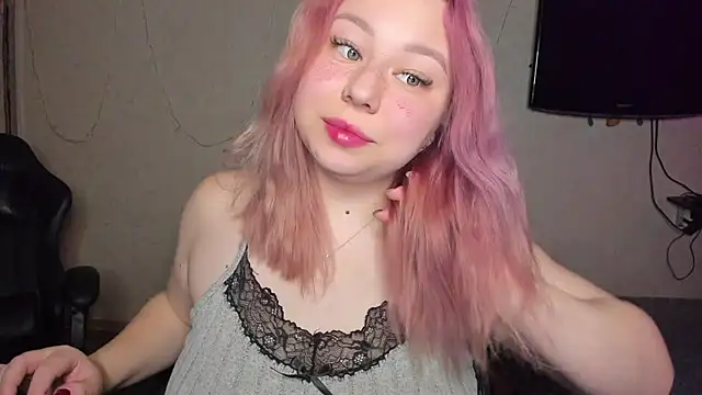 Snapshot of Milafoxxxy chatting on December 3, 2025, 8:14 am Milafoxxxy online show from December 3, 2025, 8:14 am