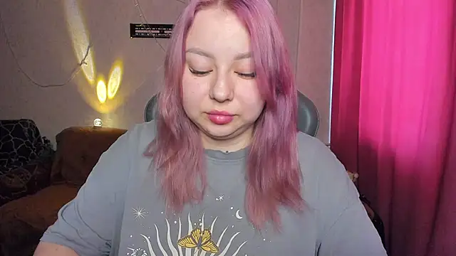 Snapshot of Milafoxxxy chatting on November 29, 2025, 5:40 am Milafoxxxy online show from November 29, 2025, 5:40 am