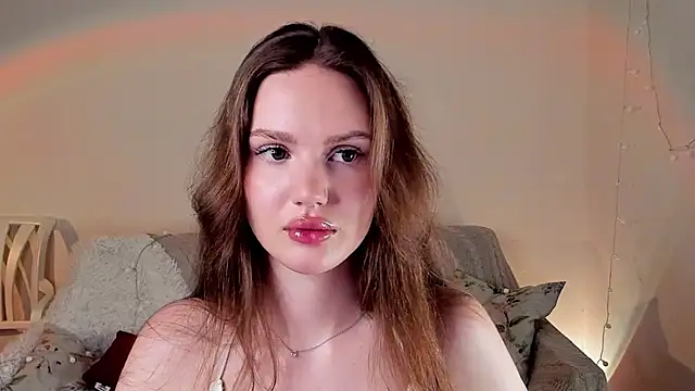 Snapshot of MishkaMe chatting on December 16, 2025, 3:38 pm MishkaMe online show from December 16, 2025, 3:38 pm