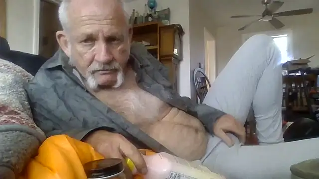 Snapshot of den-rock4u chatting on November 24, 2025, 10:43 pm den-rock4u online show from November 24, 2025, 10:43 pm