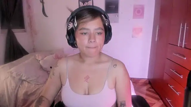 StephaniFox online show from March 8, 2026, 2:04 am