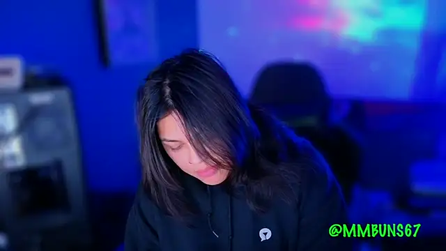 Snapshot of miacanela_xo chatting on October 28, 2025, 12:11 am miacanela xo online show from October 28, 2025, 12:11 am