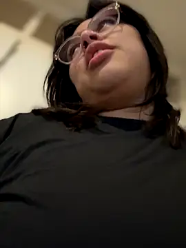 Snapshot of miacanela_xo chatting on November 12, 2025, 3:21 am miacanela xo online show from November 12, 2025, 3:21 am