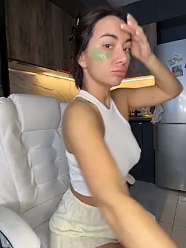 Snapshot of Melisa_Ester chatting on November 14, 2025, 9:57 am Melisa Ester online show from November 14, 2025, 9:57 am