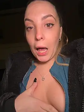 LiliMorganxxx online show from November 17, 2025, 10:14 pm