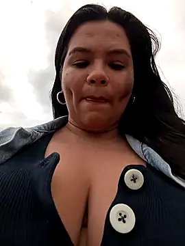 Snapshot of Julieta-tits chatting on December 18, 2024, 8:14 pm Julieta-tits online show from December 18, 2024, 8:14 pm