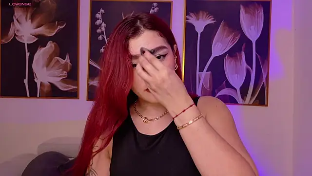 ViolettCastel online show from March 3, 2026, 7:32 pm