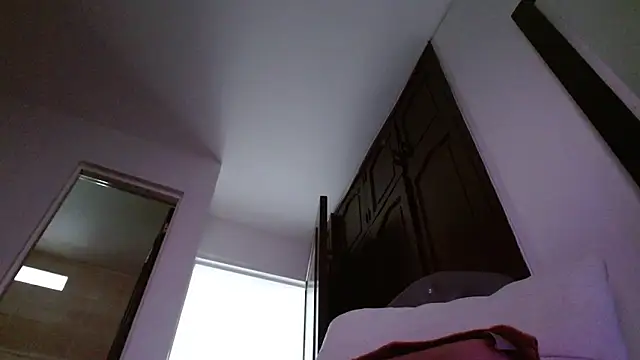 sweetsarabig22cm online show from March 28, 2026, 1:39 am