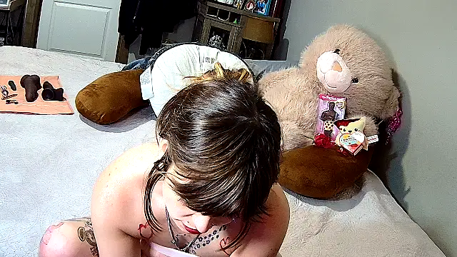 Snapshot of ZeelaXoXo chatting on February 15, 2026, 5:41 am ZeelaXoXo online show from February 15, 2026, 5:41 am