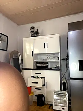 Snapshot of AssMilkymellowxx chatting on October 9, 2025, 12:17 pm AssMilkymellowxx online show from October 9, 2025, 12:17 pm