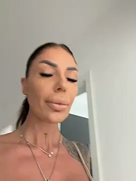 RaquelleVon online show from March 19, 2026, 12:38 pm