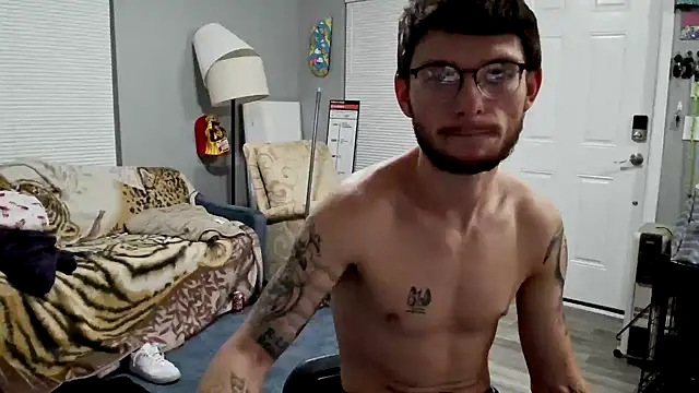 Snapshot of hungkubenski chatting on December 4, 2025, 12:20 am hungkubenski online show from December 4, 2025, 12:20 am