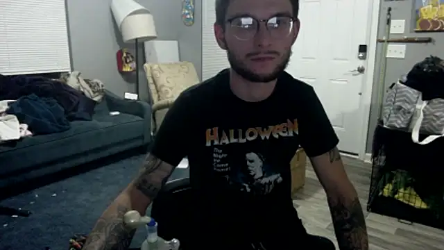 Snapshot of hungkubenski chatting on November 25, 2025, 4:35 am hungkubenski online show from November 25, 2025, 4:35 am