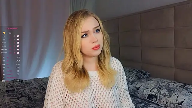 Snapshot of AsteriaHamel chatting on February 15, 2025, 11:50 am AsteriaHamel online show from February 15, 2025, 11:50 am