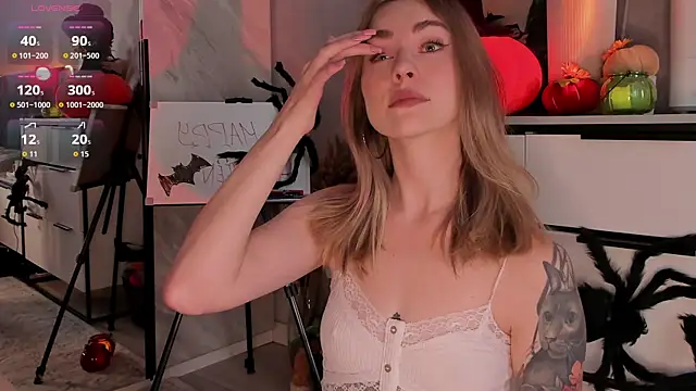 Snapshot of LoveGameSexx chatting on October 31, 2025, 9:17 am LoveGameSexx online show from October 31, 2025, 9:17 am