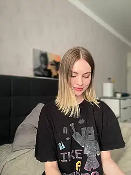 Snapshot of LoveGameSexx chatting on March 14, 2025, 12:18 pm LoveGameSexx online show from March 14, 2025, 12:18 pm