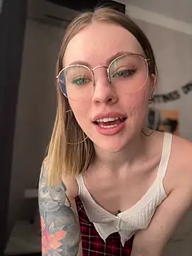 Snapshot of LoveGameSexx chatting on February 15, 2025, 8:54 am LoveGameSexx online show from February 15, 2025, 8:54 am