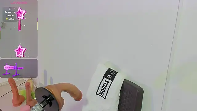 Snapshot of lola_clit chatting on November 4, 2025, 12:42 pm lola clit online show from November 4, 2025, 12:42 pm